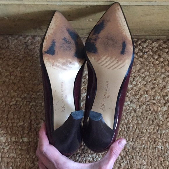 ANNE KLEIN OXBLOOD RED BURGUNDY POINT PATENT LEATHER HIGH HEEL SHOES PUMPS 8.5 - Picture 7 of 10